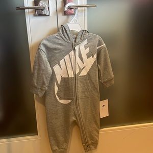 NIKE BABY JUMPER 12 MONTHS GREY